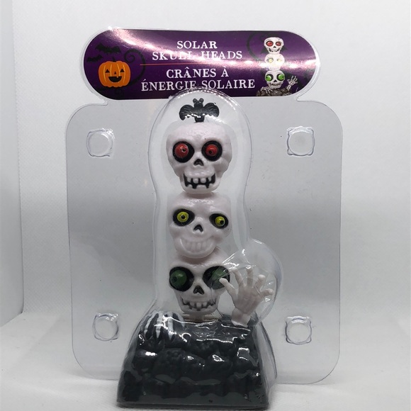 💀 🎃 Solar Scull Heads Halloween 💀 NWT Halloween Decor 🎃💀 4” - Picture 1 of 3